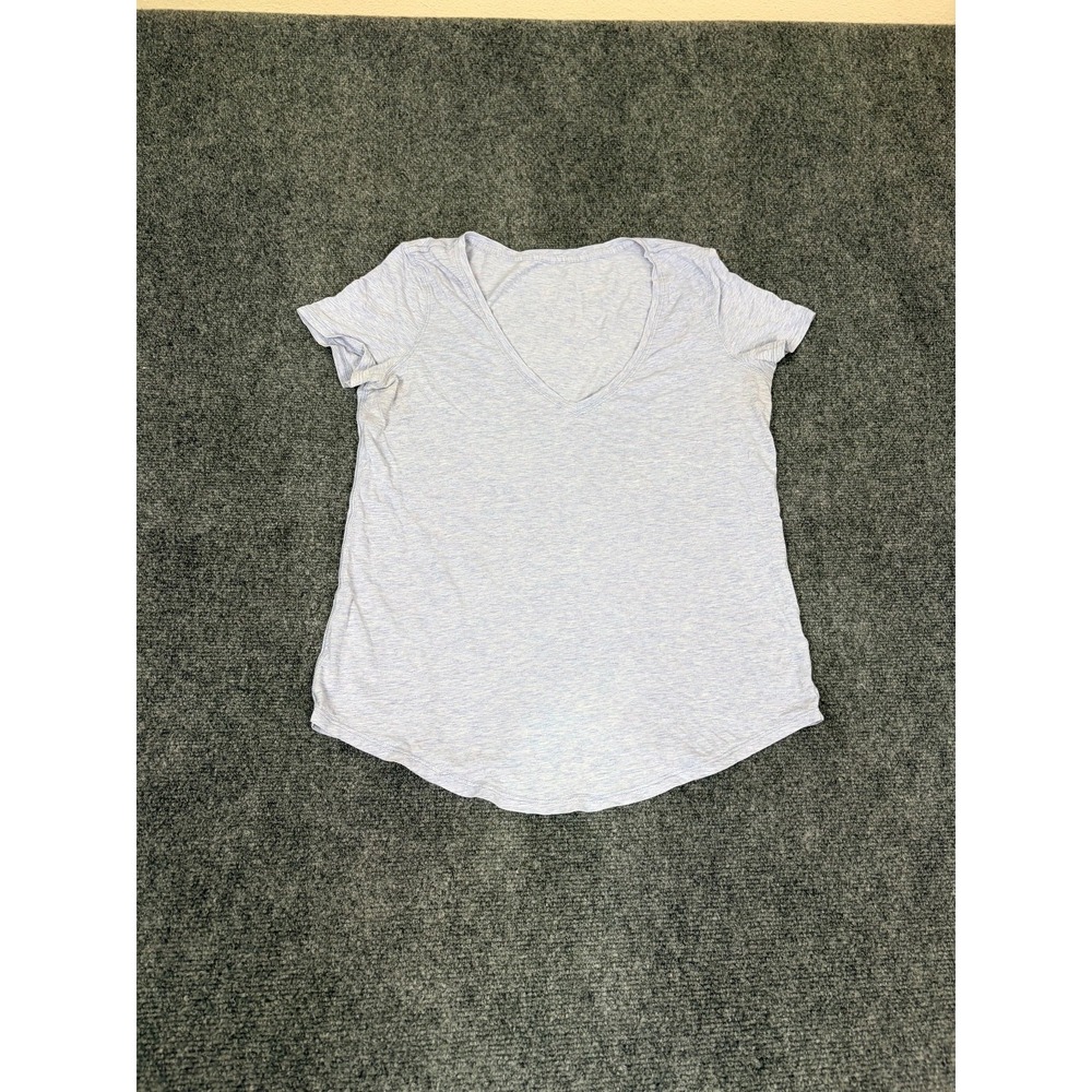 Lululemon Light Gray Solid V-Neck Short Sleeve Pullover T-Shirt  No size Tag M?